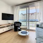 Lumineux A 100m De La Avec Balcon, Parking, Ideal Pour Sejours Courts Et Longs - Fr-1-236-139