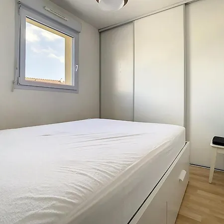 Apartment Lumineux A 100m De La Avec Balcon, Parking, Ideal Pour Sejours Courts Et Longs - Fr-1-236-139 *