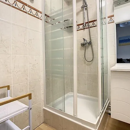 Lumineux à 100m De La Avec Balcon, Parking, Idéal Pour Séjours Courts Et Longs - Fr-1-236-139 Apartamento *