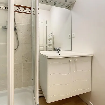Lumineux A 100m De La Avec Balcon, Parking, Ideal Pour Sejours Courts Et Longs - Fr-1-236-139 Apartment