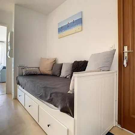 Lumineux A 100m De La Avec Balcon, Parking, Ideal Pour Sejours Courts Et Longs - Fr-1-236-139 *