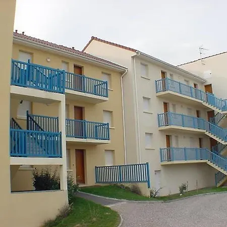 Apartment Lumineux A 100m De La Avec Balcon, Parking, Ideal Pour Sejours Courts Et Longs - Fr-1-236-139